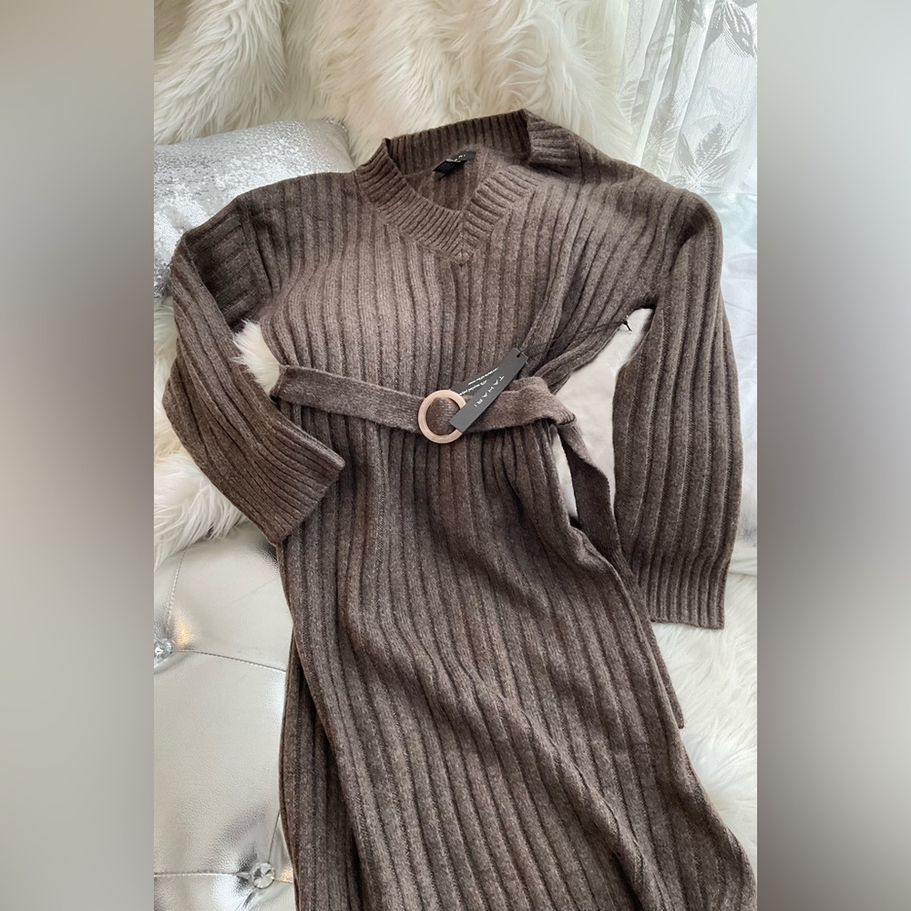 🛑🛑🛑TAHARI SWEATER DRESS - Picture 11 of 11